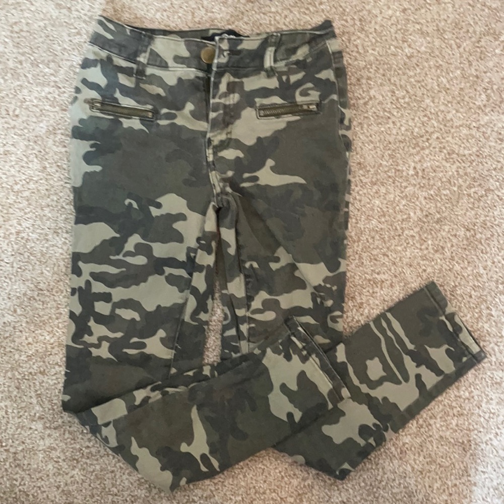 Camp capris